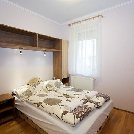 Zoli Apartmanok-Maya Koelcsey 34-36 Hajdúszoboszló Exterior foto