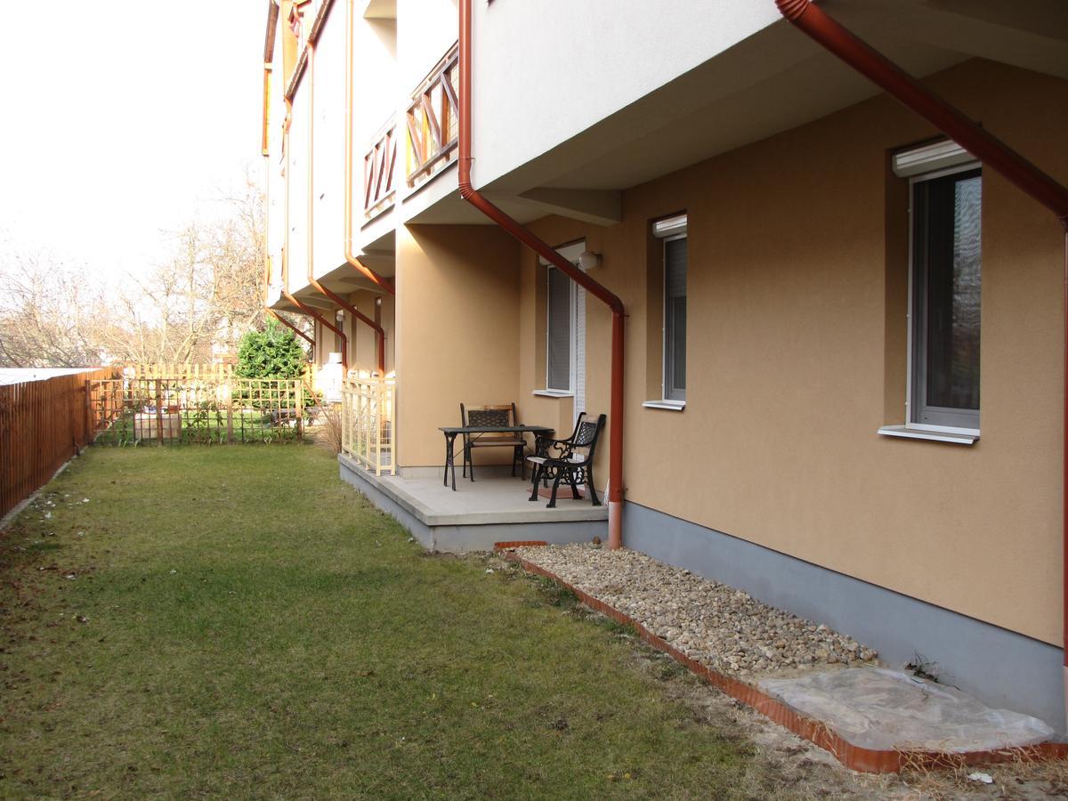 Zoli Apartmanok-Maya Koelcsey 34-36 Hajdúszoboszló Exterior foto