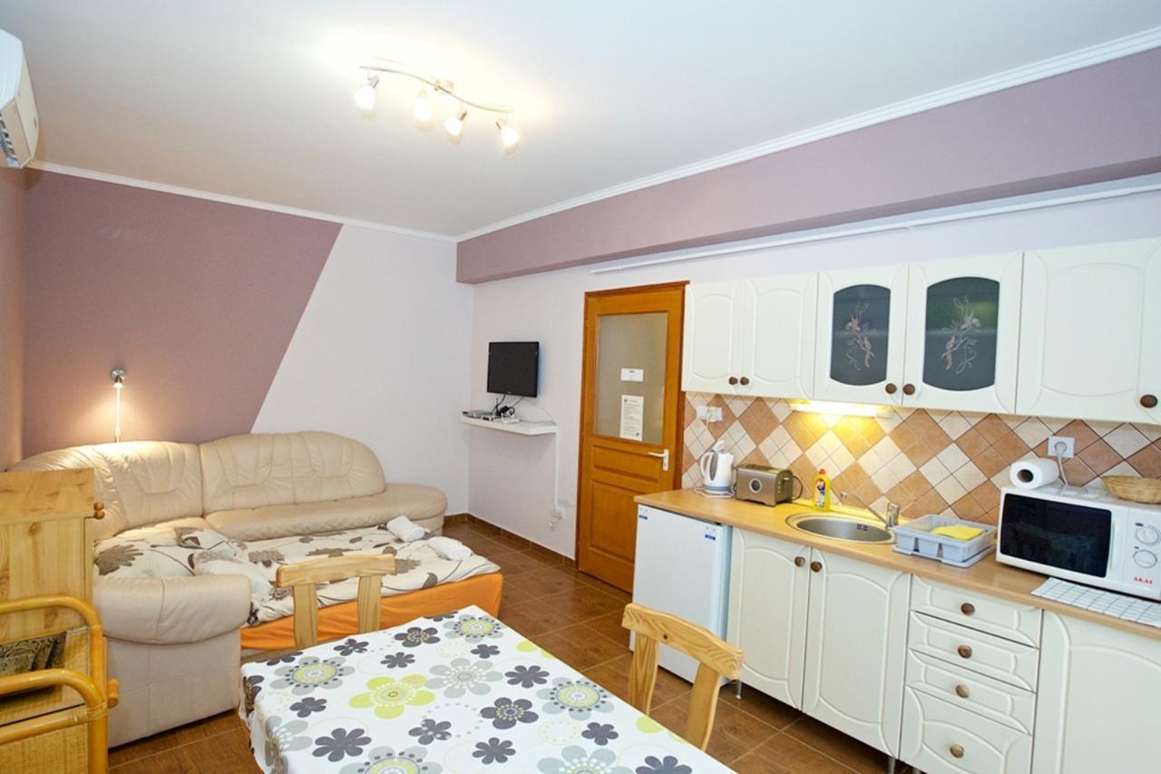 Zoli Apartmanok-Maya Koelcsey 34-36 Hajdúszoboszló Exterior foto