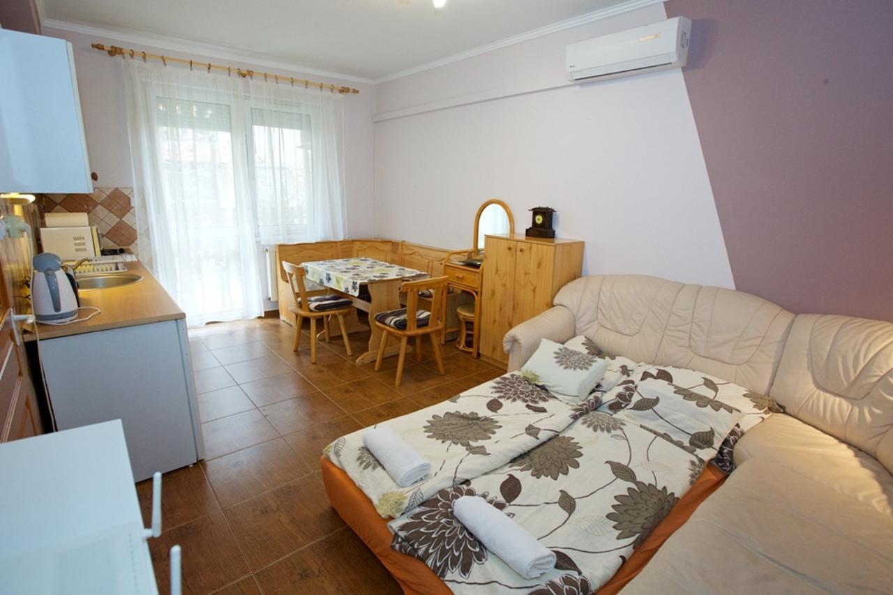 Zoli Apartmanok-Maya Koelcsey 34-36 Hajdúszoboszló Exterior foto